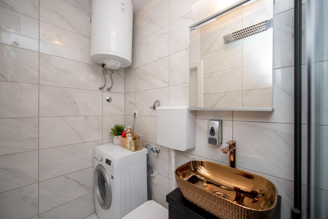 Royal Elegance Apartman Split Exterior photo